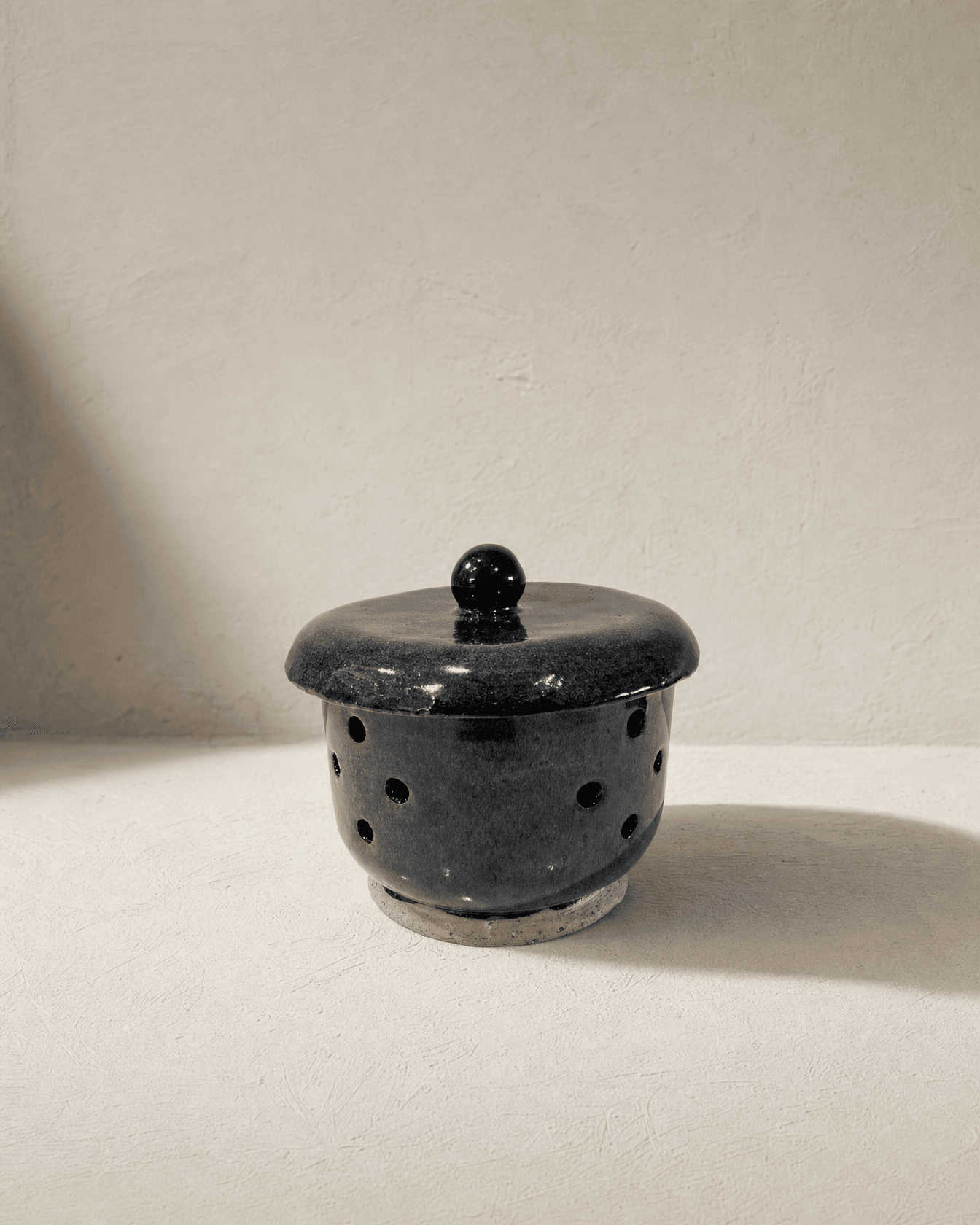 Oil Burner, handmade stoneware, SA-01